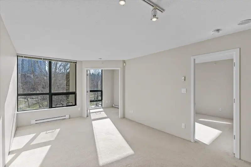 303 3588 CROWLEY DRIVE - photo 2 of 25