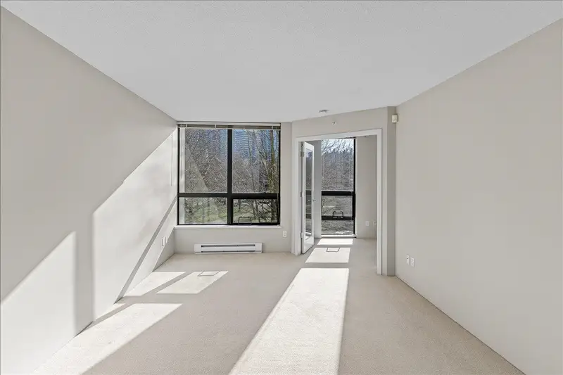 303 3588 CROWLEY DRIVE - photo 4 of 25