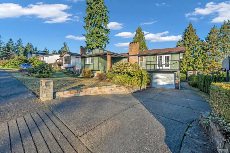 2731 DAYBREAK AVENUE - photo 4 of 25