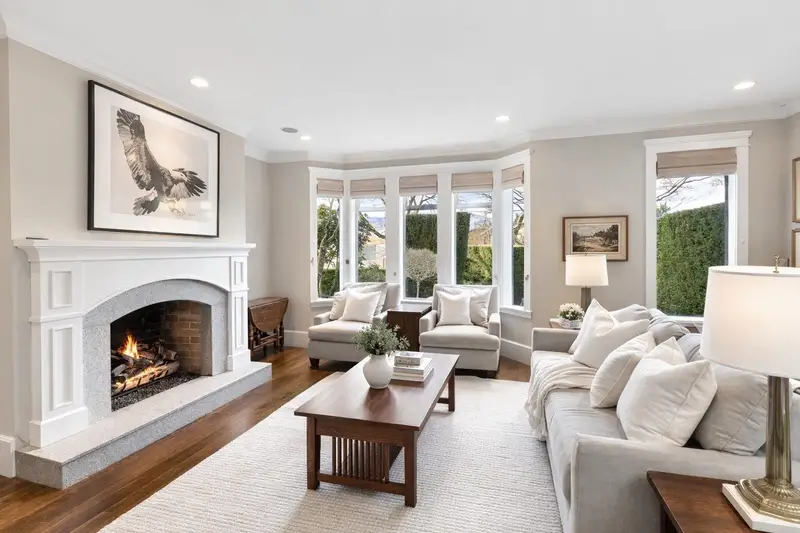 2518 POINT GREY ROAD - photo 4 of 25