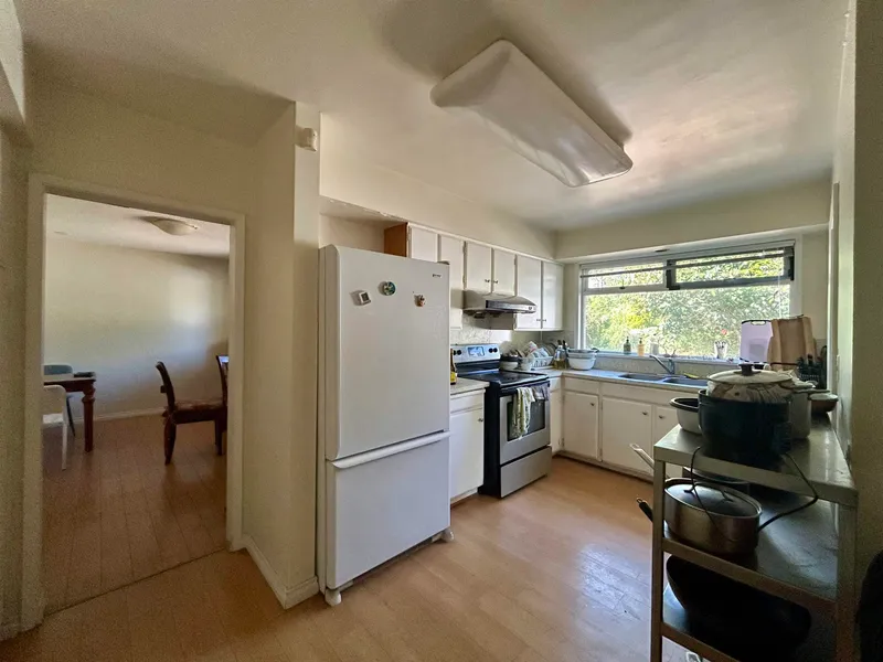 8511 SPIRES ROAD - photo 4 of 10