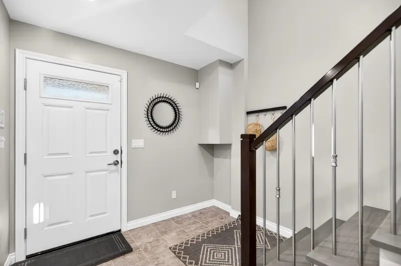 9044 144 STREET - photo 4 of 25