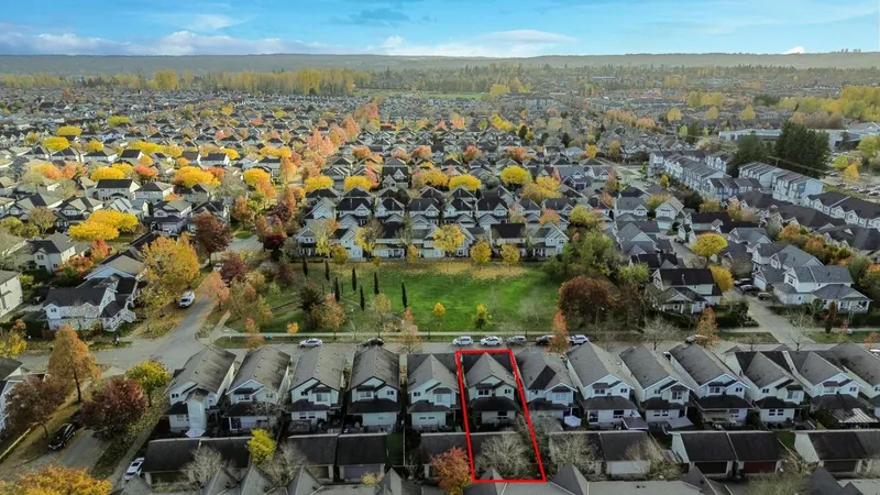 18871 71 AVENUE - photo 4 of 25