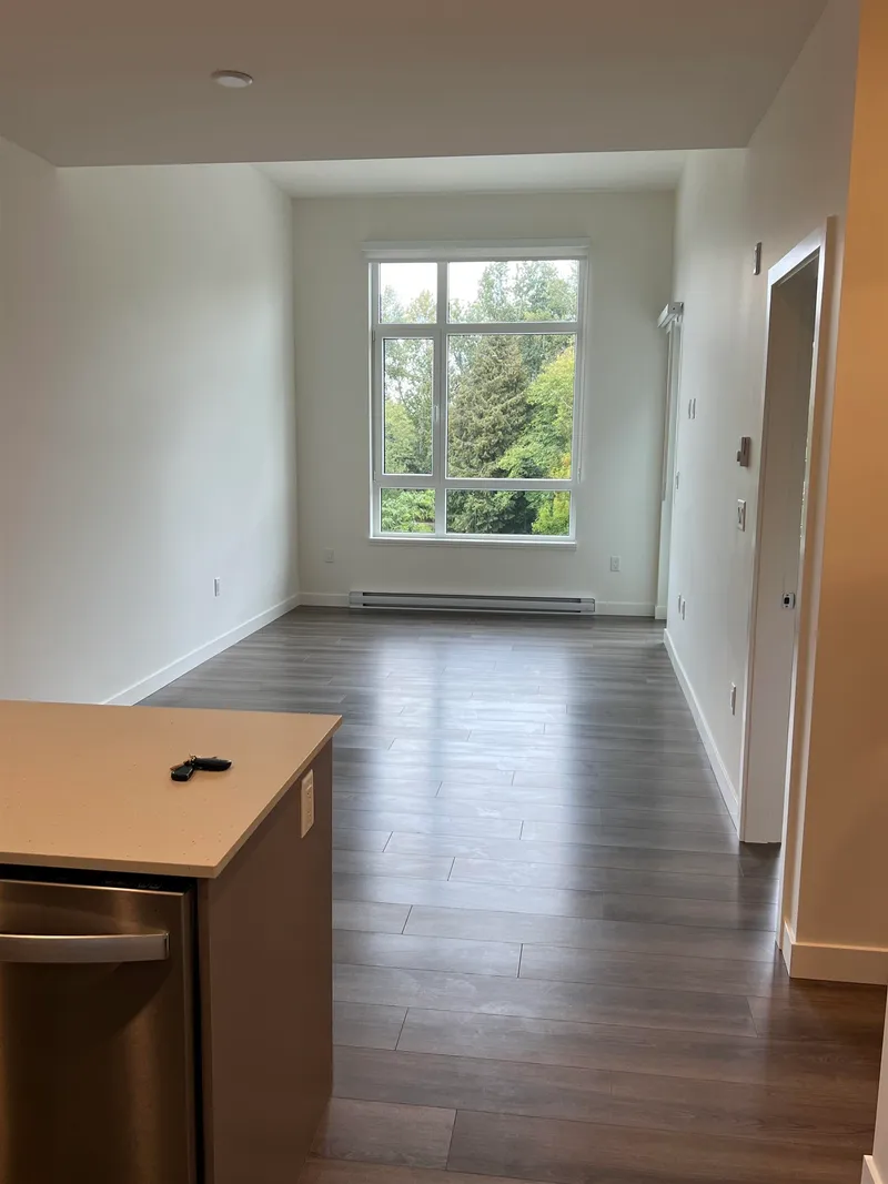 411 13788 76 AVENUE - photo 3 of 25