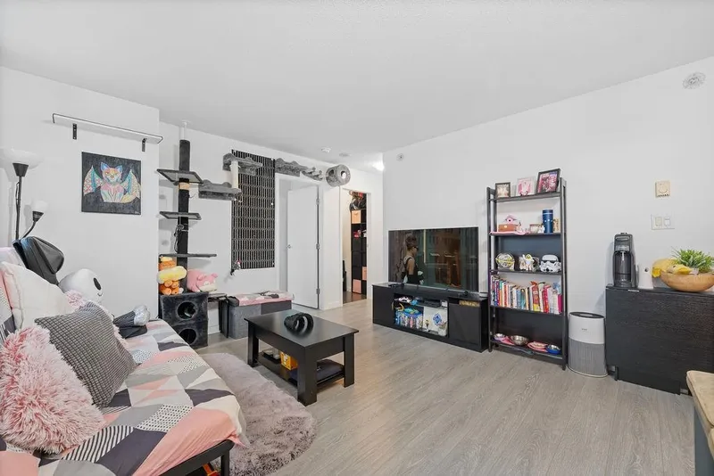 2205 111 W GEORGIA STREET - photo 1 of 25