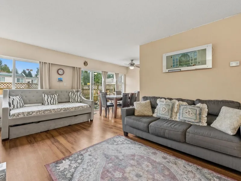 135 15215 105 AVENUE - photo 4 of 21