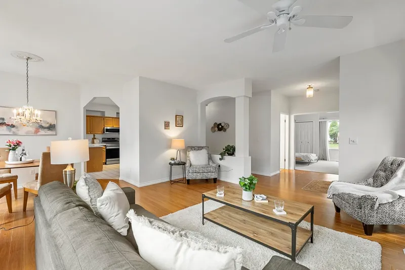 132 13895 102 AVENUE - photo 2 of 25