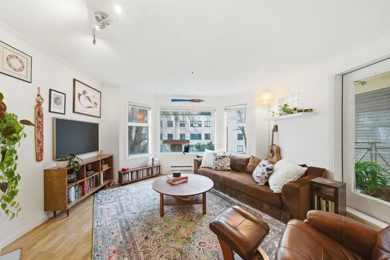 1405 PENDRELL STREET - photo 2 of 25