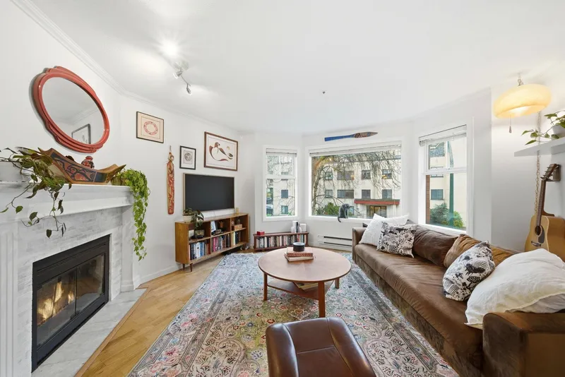 1405 PENDRELL STREET - photo 4 of 25