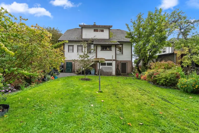 247 WOOD STREET - photo 1 of 25