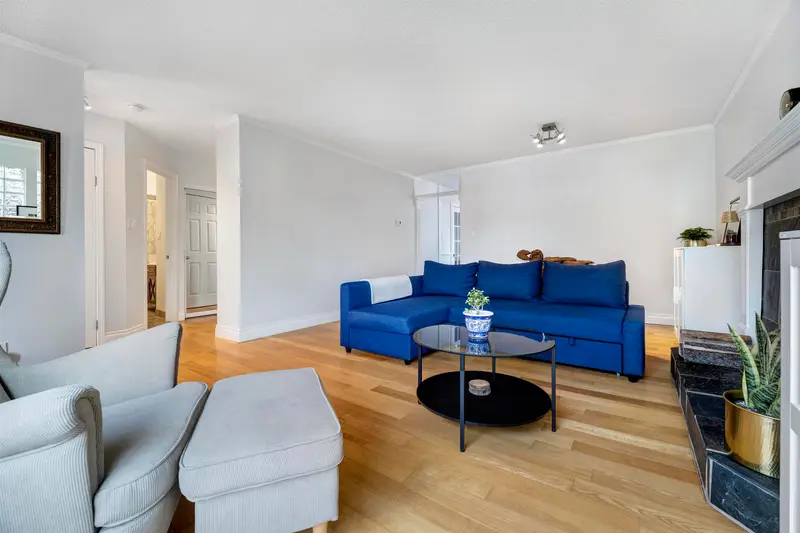 828 NICOLUM COURT - photo 3 of 25