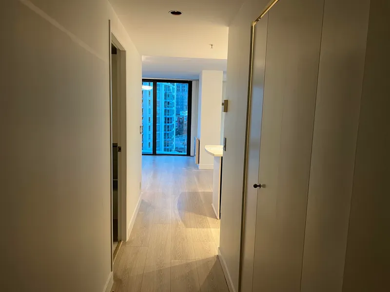 909 1331 W GEORGIA STREET - photo 2 of 12