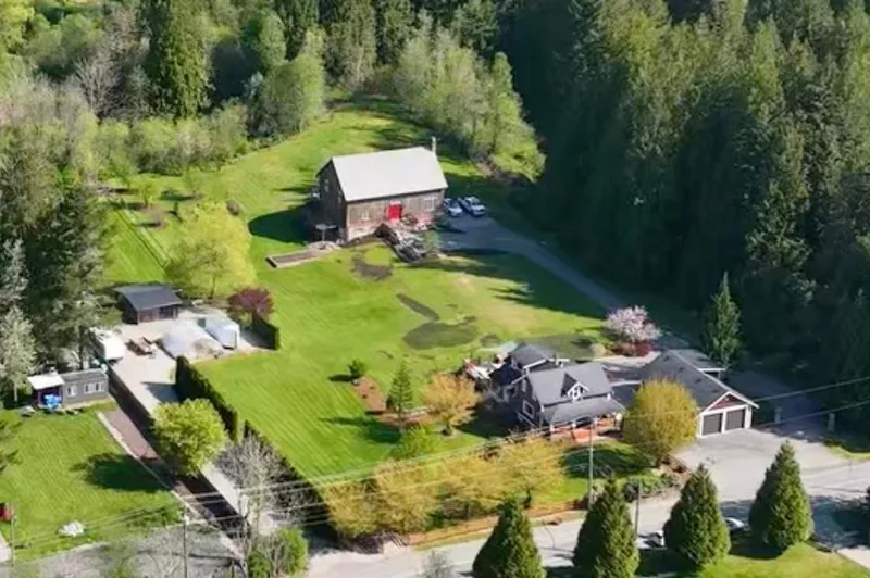 34055 FERNDALE AVENUE - photo 1 of 25