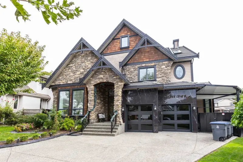 8244 151A STREET - photo 1 of 25