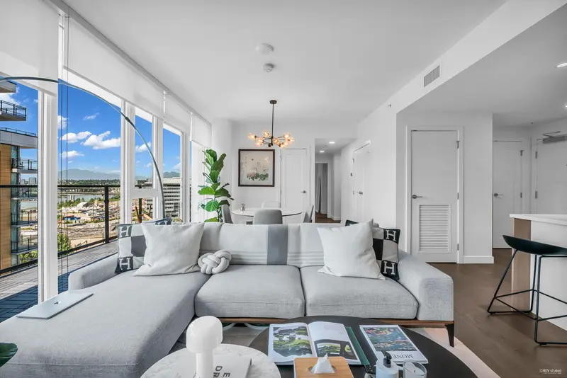 1301 8160 MCMYN WAY - photo 2 of 25