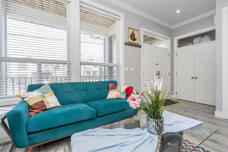 14036 60 AVENUE - photo 4 of 25