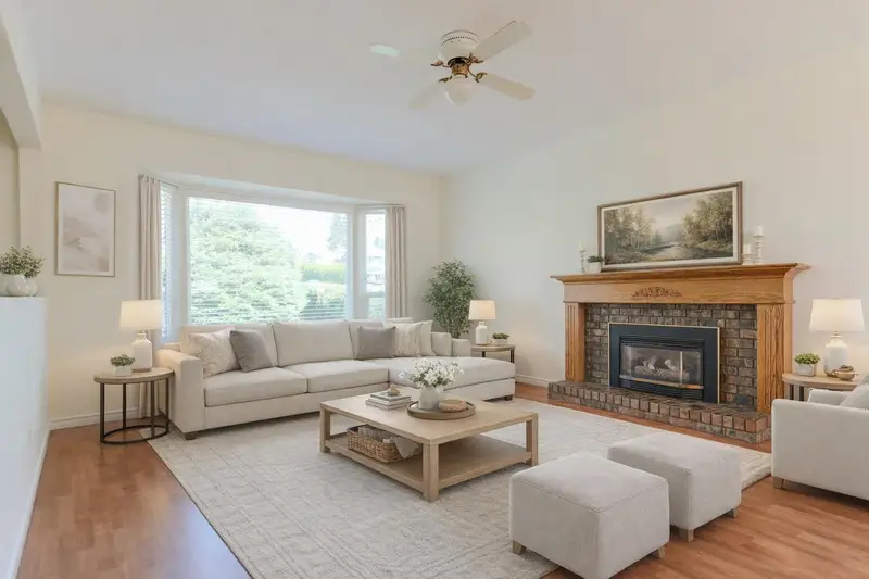 18382 56B AVENUE - photo 2 of 22