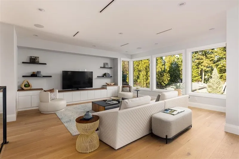 5318 4A AVENUE - photo 3 of 25