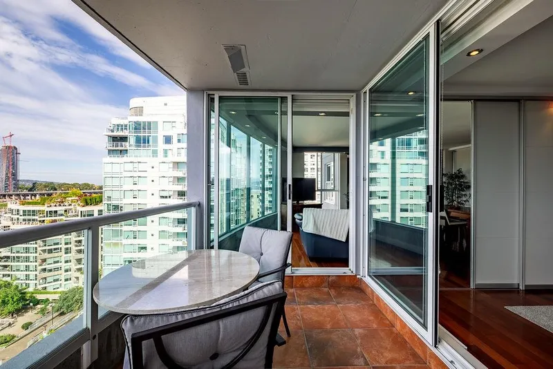 1405 1500 HOWE STREET - photo 3 of 25