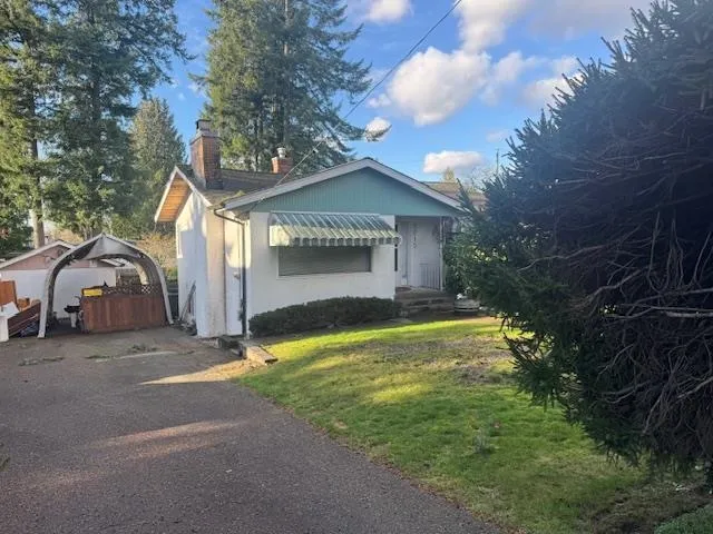 2215 DUTHIE AVENUE - photo 1 of 5