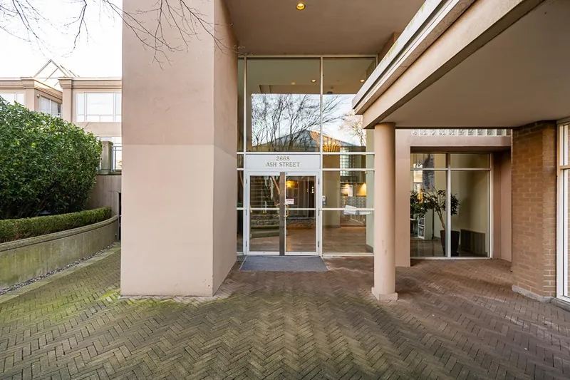 802 2668 ASH STREET - photo 4 of 25