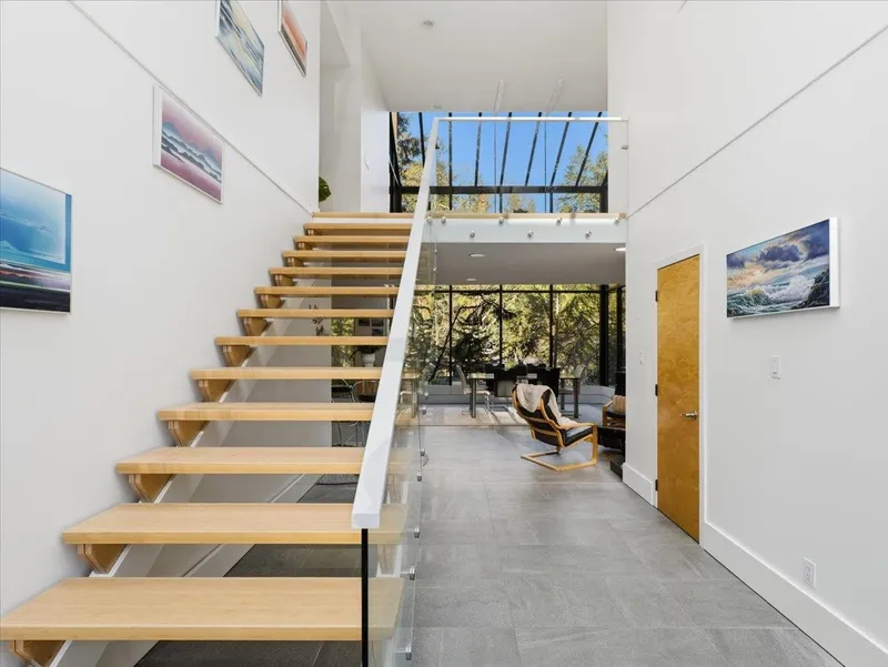 1260 SEYMOUR BOULEVARD - photo 4 of 25