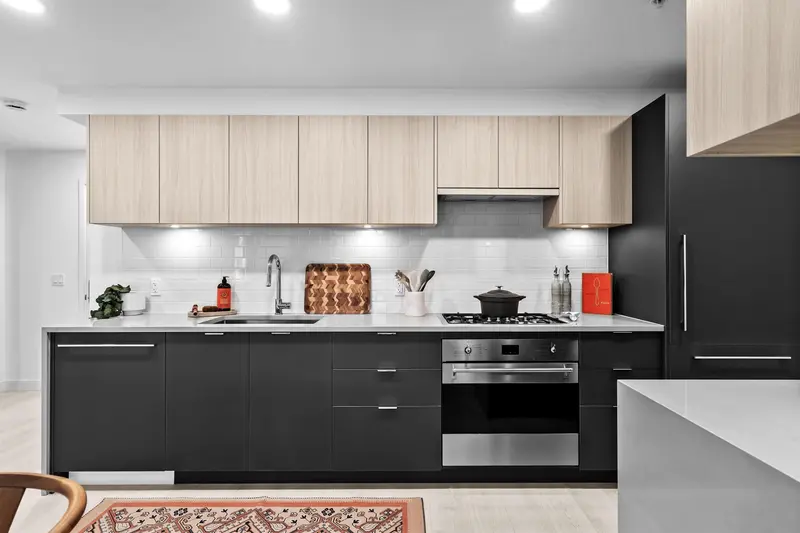 303 2419 GRANT STREET - photo 3 of 25