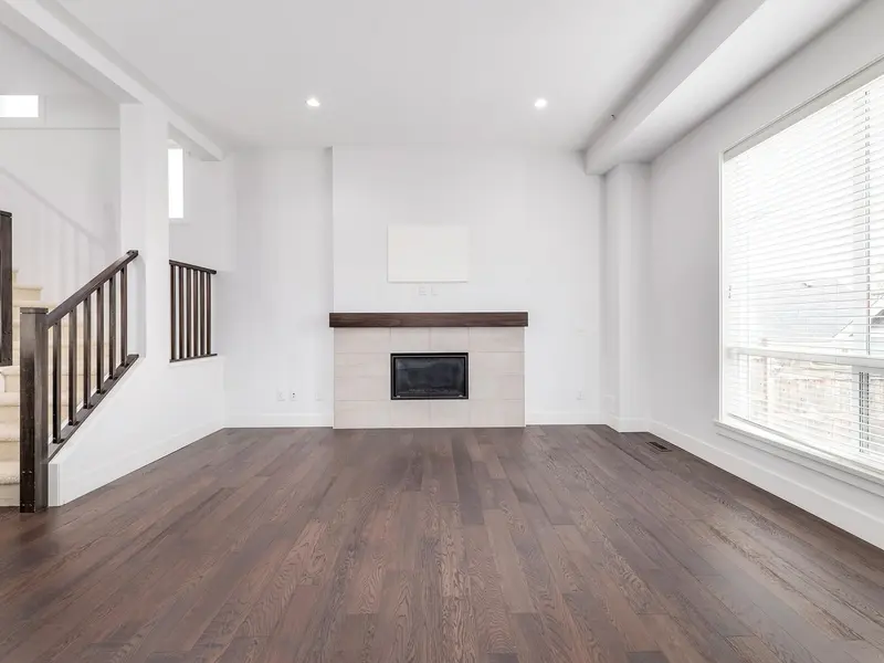 16527 25A AVENUE - photo 2 of 22