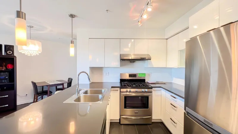 323 10880 NO. 5 ROAD - photo 4 of 21