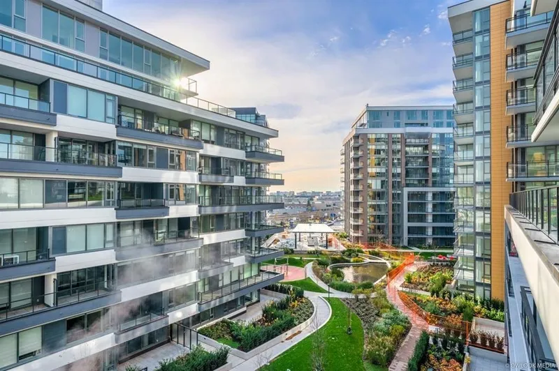 901 3200 CORVETTE WAY - photo 2 of 25