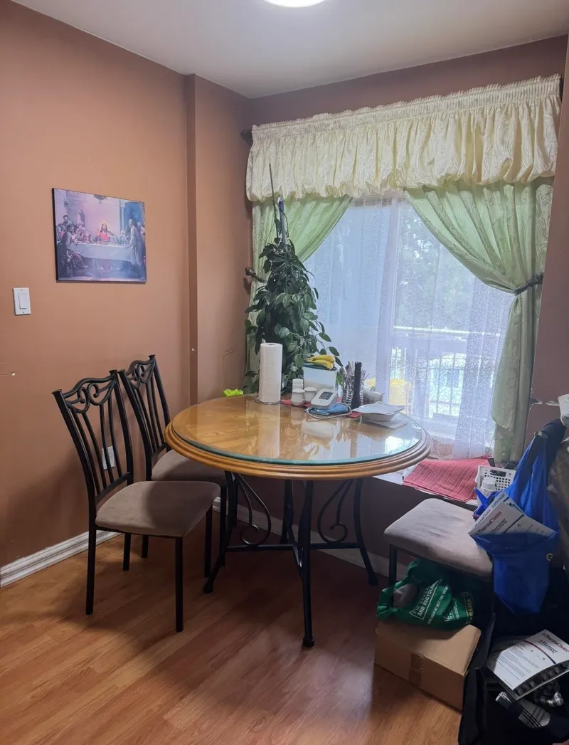 302 688 E 56TH AVENUE - photo 4 of 17