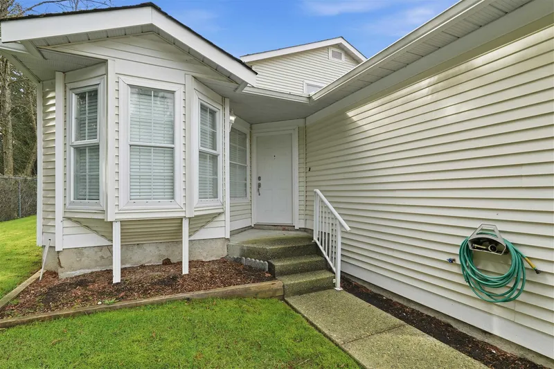 46 6537 138 STREET - photo 2 of 25