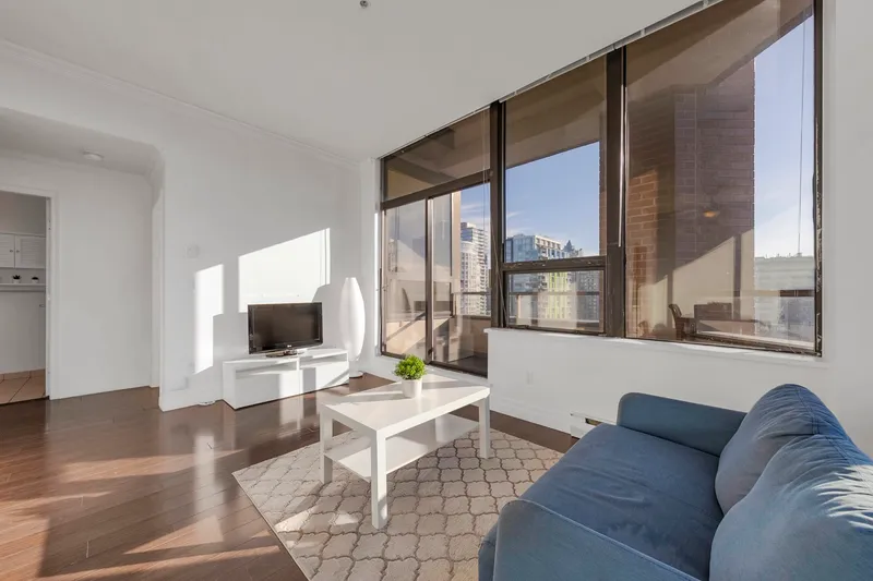 908 1010 HOWE STREET - photo 3 of 25