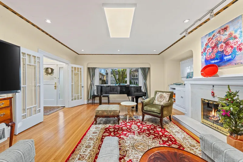 4069 W 14TH AVENUE - photo 4 of 25