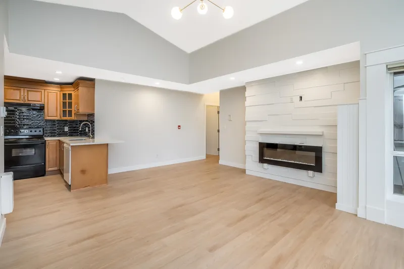 208 2828 152 STREET - photo 2 of 25