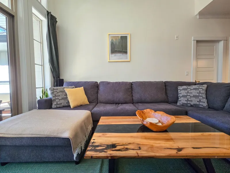 305 15145 36 AVENUE - photo 3 of 25