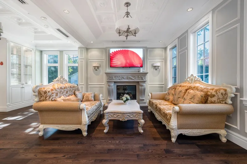 738 W 54TH AVENUE - photo 4 of 25