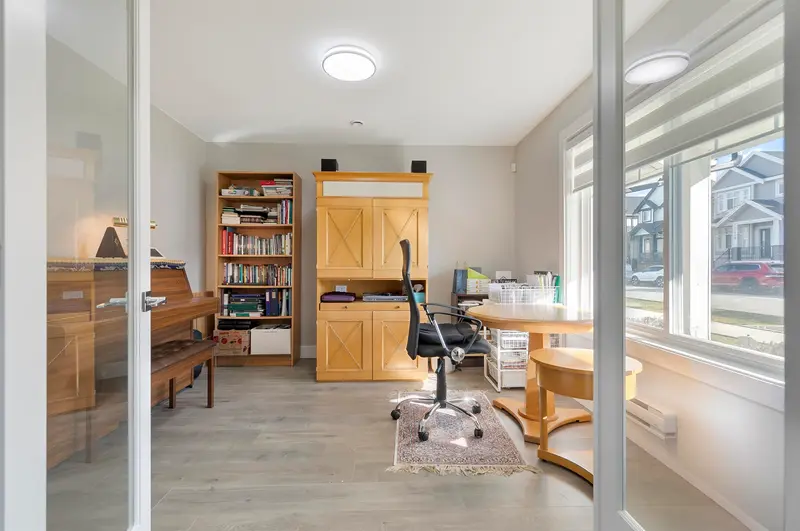 7 7410 194 STREET - photo 2 of 20