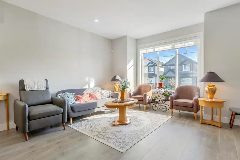 7 7410 194 STREET - photo 4 of 20