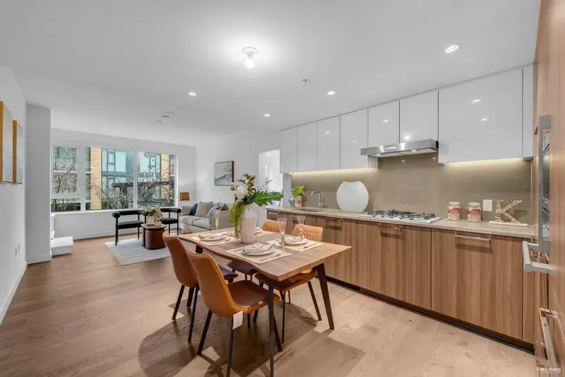 605 8160 MCMYN WAY - photo 2 of 25