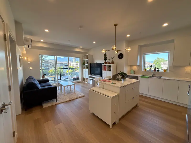 401 2331 KELLY AVENUE - photo 2 of 25