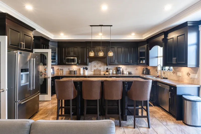 14239 62 AVENUE - photo 3 of 25