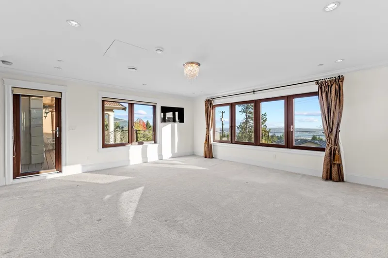 1118 CRESTLINE ROAD - photo 4 of 25