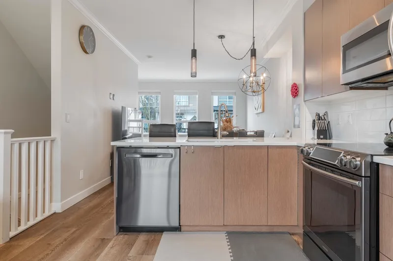 118 19505 68A AVENUE - photo 3 of 25