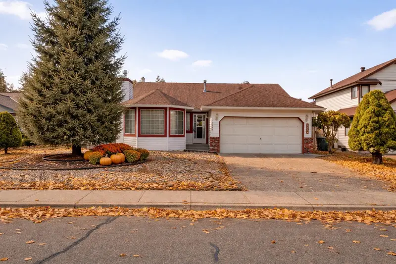 12309 193RD STREET - photo 2 of 25