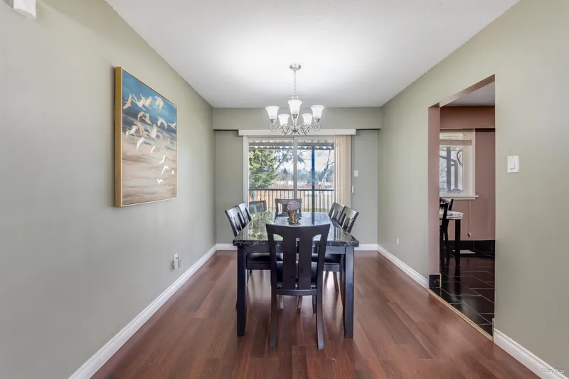 13553 84 AVENUE - photo 4 of 19