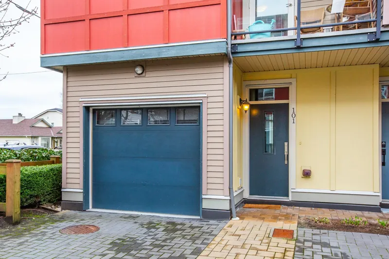 101 4808 LINDEN DRIVE - photo 2 of 25