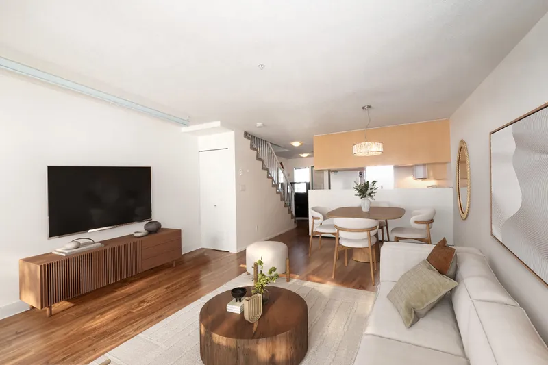 203 3368 MAIN STREET - photo 2 of 14