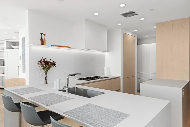 701 628 KINGHORNE MEWS - photo 2 of 22