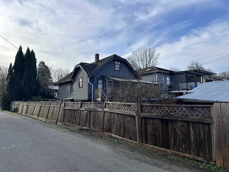 175 E 39TH AVENUE - photo 3 of 5